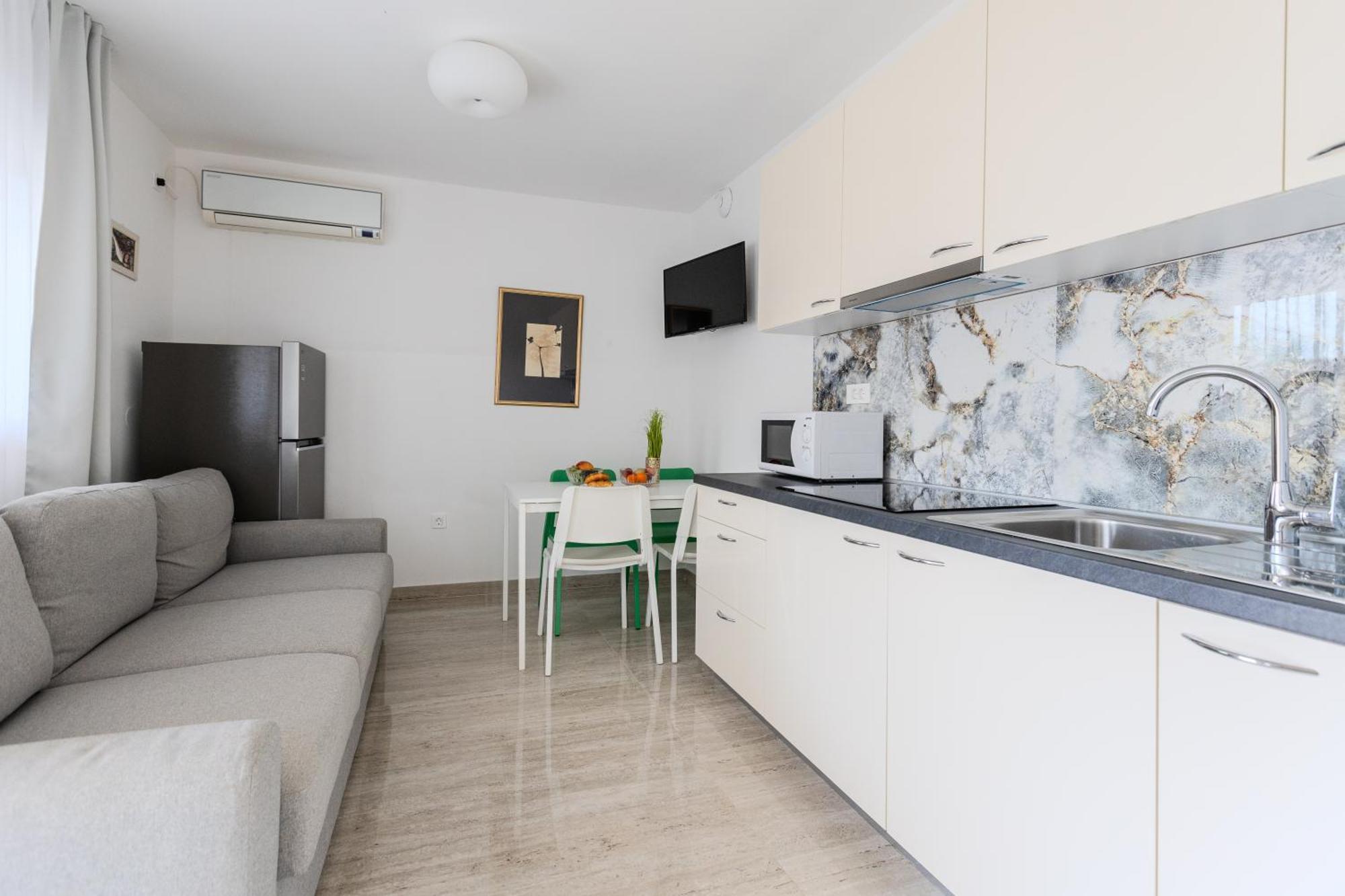 Apartments Lorena 普利拉卡 外观 照片