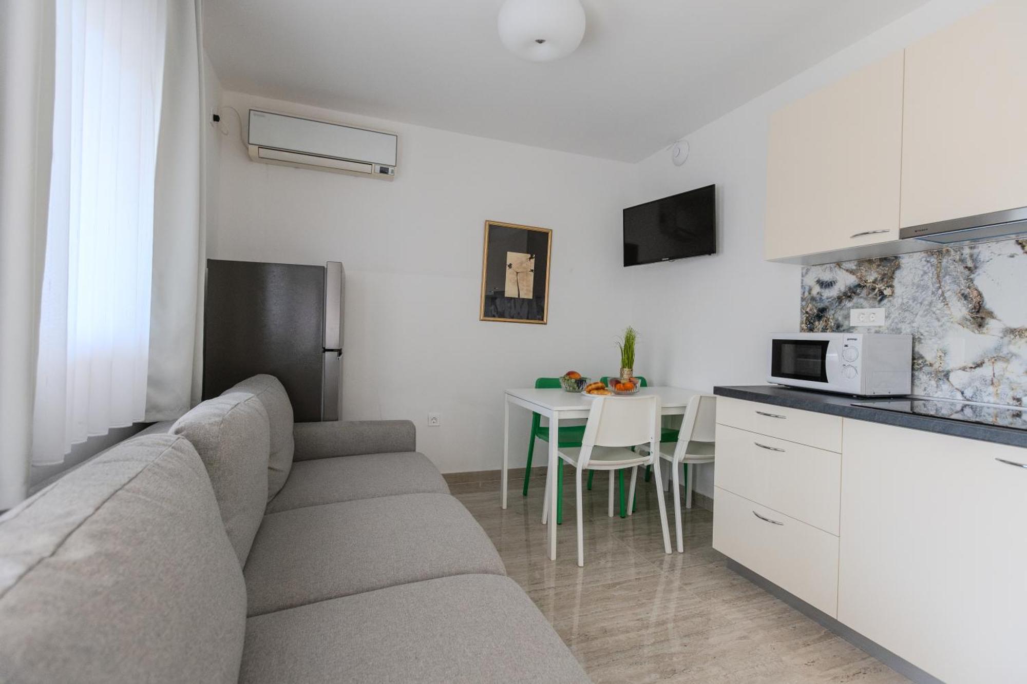 Apartments Lorena 普利拉卡 外观 照片