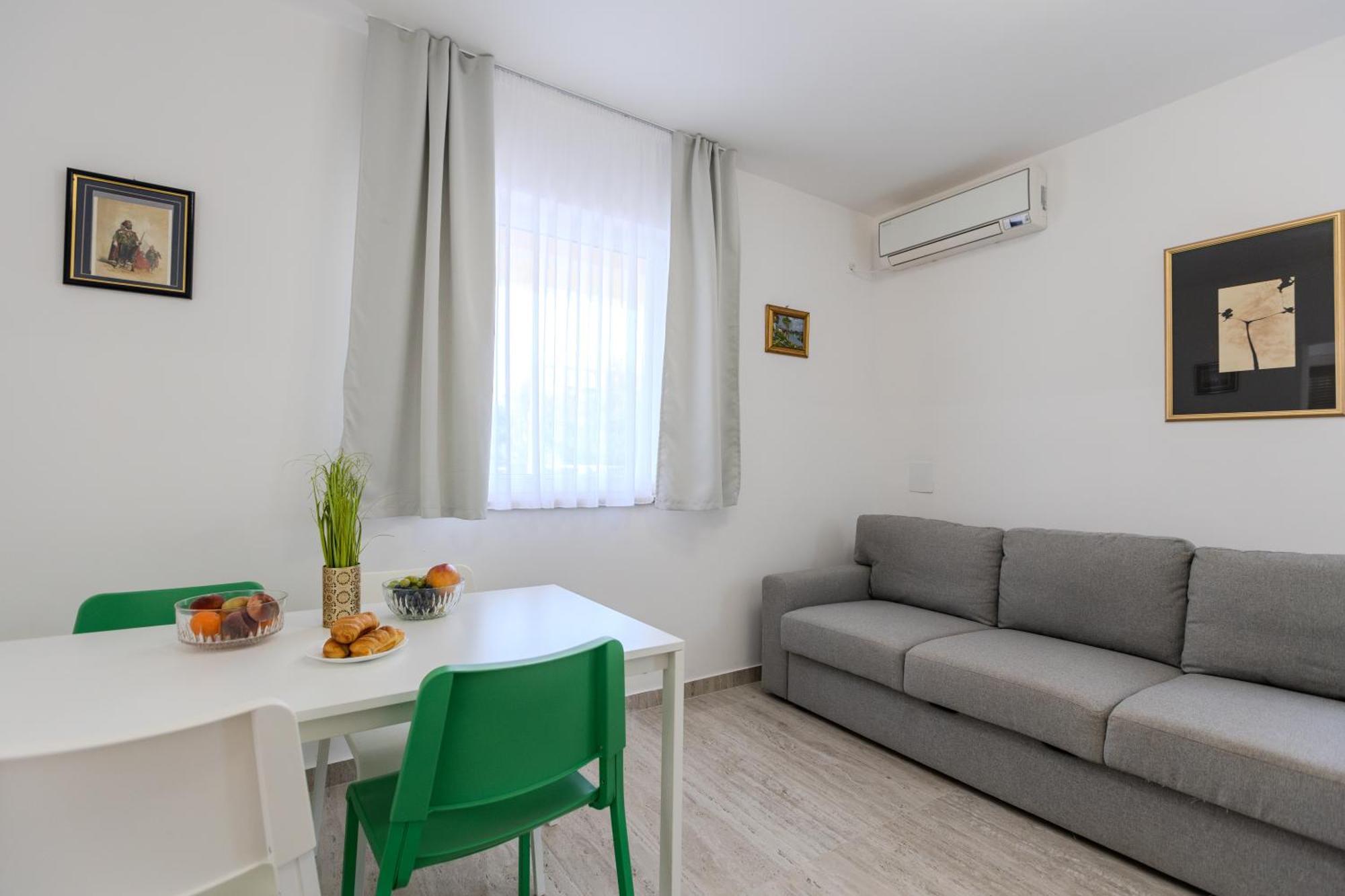 Apartments Lorena 普利拉卡 外观 照片