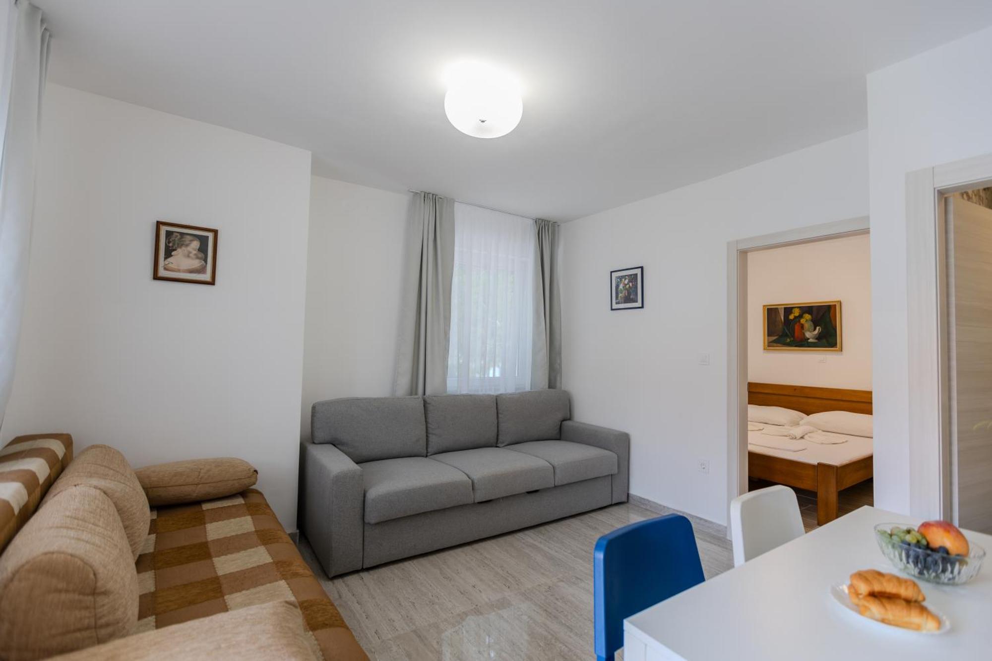 Apartments Lorena 普利拉卡 外观 照片