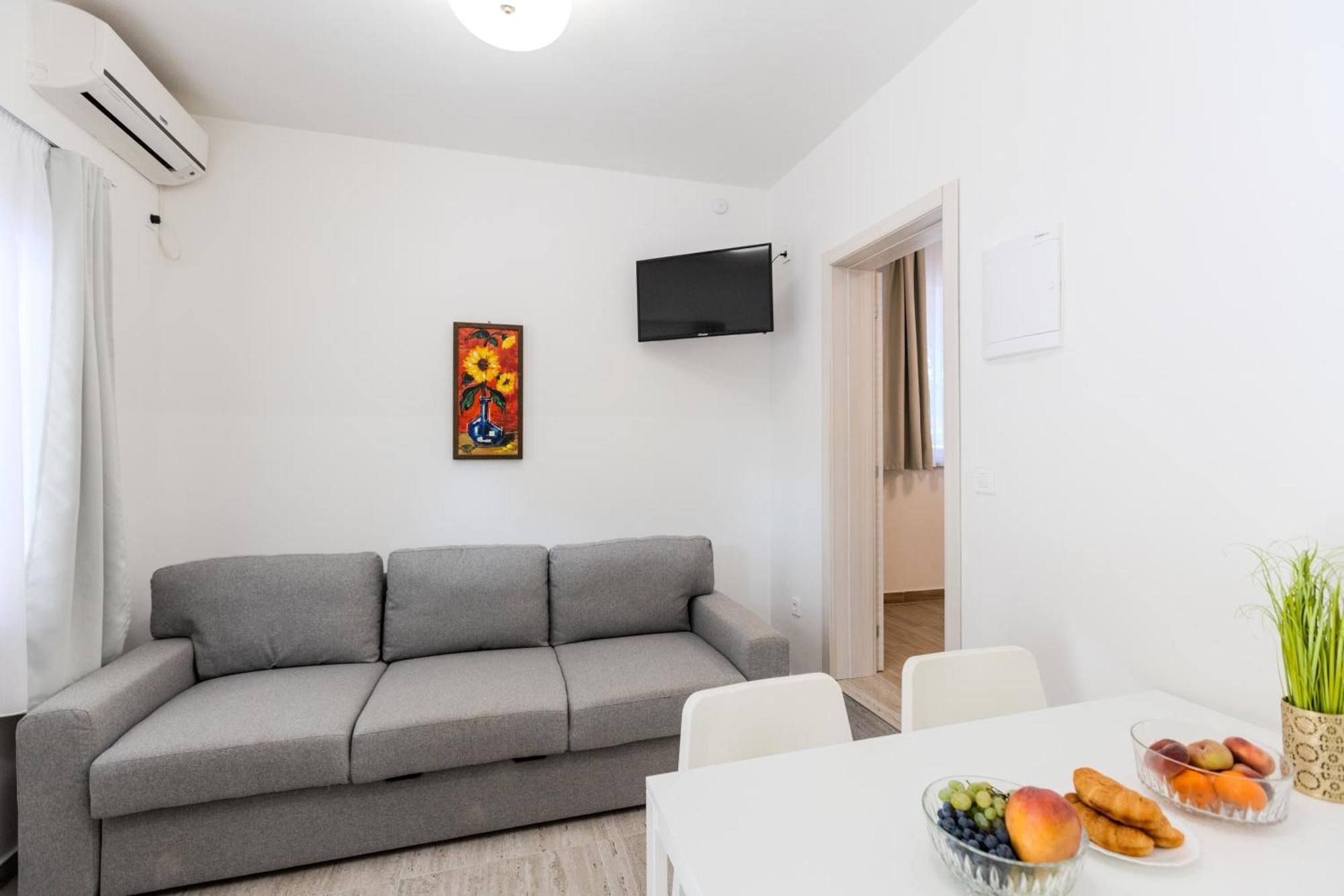 Apartments Lorena 普利拉卡 外观 照片