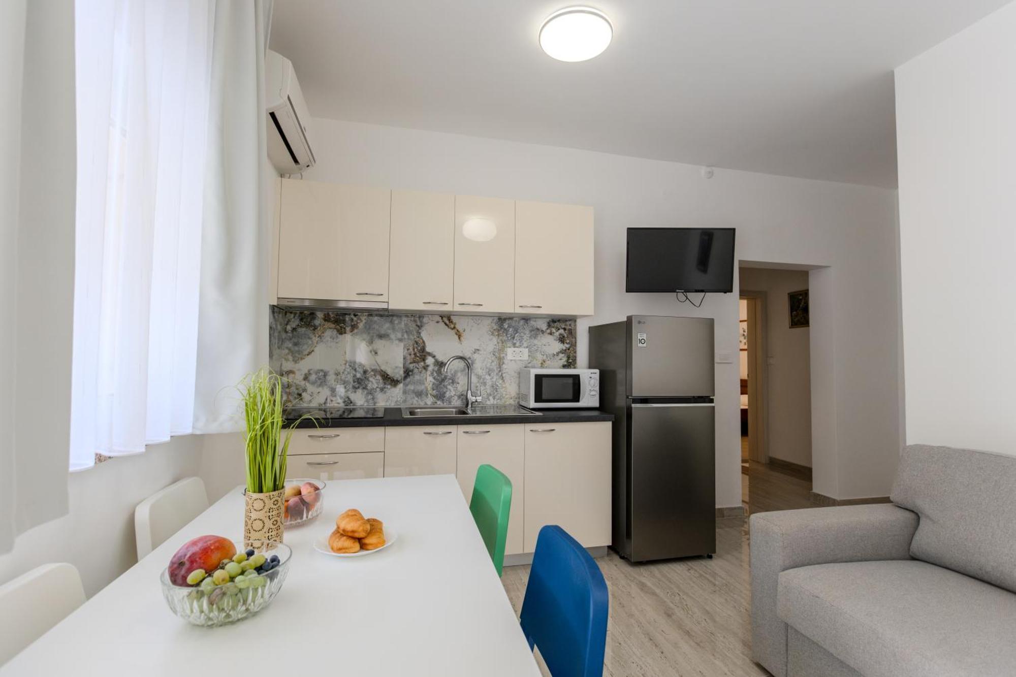 Apartments Lorena 普利拉卡 外观 照片