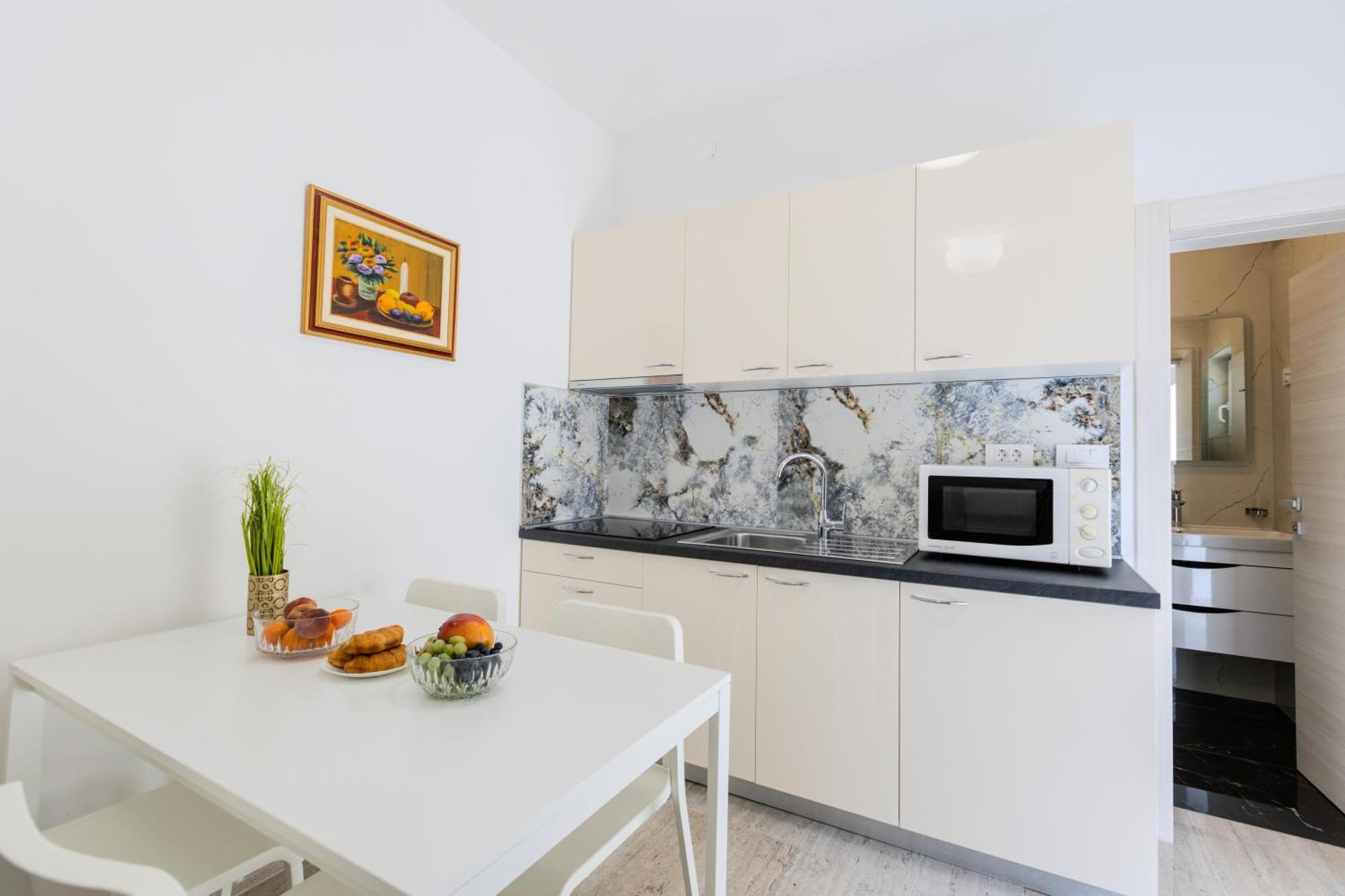 Apartments Lorena 普利拉卡 外观 照片